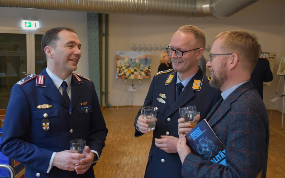 Wanderausstellung des 16. Kunstwettbewerbs der Bundeswehr im Bundesverteidigungsministerium eröffnet