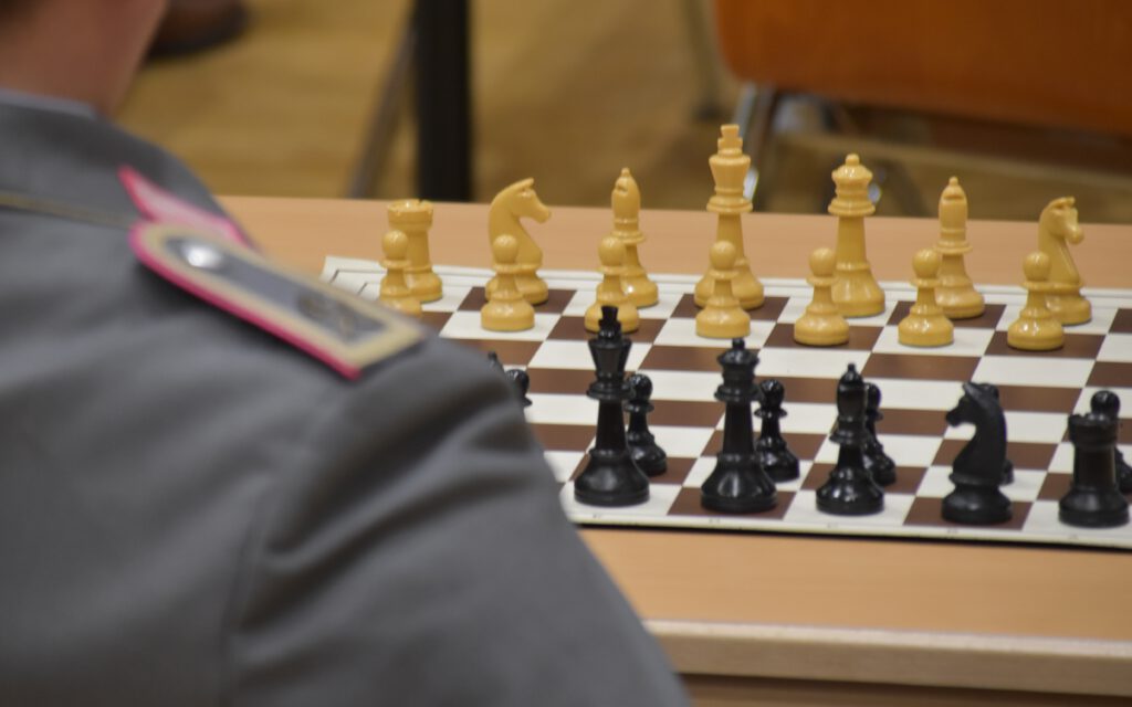 Die KAS sucht für die 33. NATO-Schachmeisterschaft Spielerinnen und Spieler.